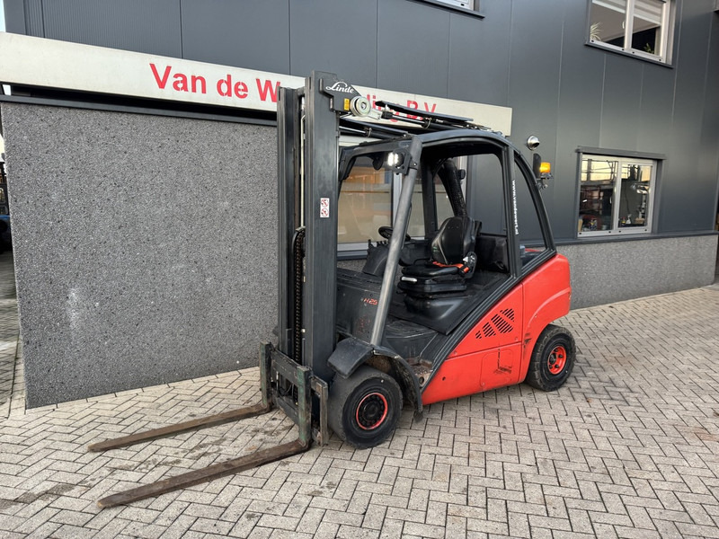 Linde H25D-02 Triplo 545 Freelift / Sideshift / VW Diesel 2017 - Empilhadeira a diesel: foto 2 Linde H25D-02 Triplo 545 Freelift / Sideshift / VW Diesel 2017 - Empilhadeira a diesel: foto 2
