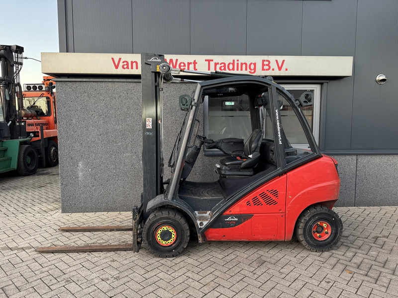 Linde H25D-02 Triplo 550 Freelift / Sideshift / 4e functie VW Diesel 2014 - Empilhadeira a diesel: foto 1 Linde H25D-02 Triplo 550 Freelift / Sideshift / 4e functie VW Diesel 2014 - Empilhadeira a diesel: foto 1