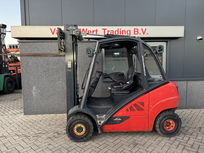 Linde H25D-02 Triplo 550 Freelift / Sideshift / 4e functie VW Diesel 2014 - Empilhadeira a diesel: foto 5 Linde H25D-02 Triplo 550 Freelift / Sideshift / 4e functie VW Diesel 2014 - Empilhadeira a diesel: foto 5