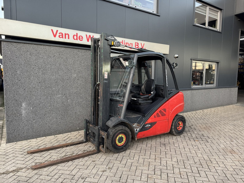 Linde H25D-02 Triplo 550 Freelift / Sideshift / 4e functie VW Diesel 2014 - Empilhadeira a diesel: foto 2 Linde H25D-02 Triplo 550 Freelift / Sideshift / 4e functie VW Diesel 2014 - Empilhadeira a diesel: foto 2