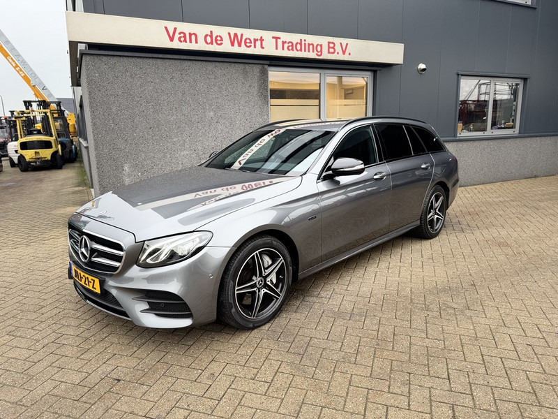Mercedes-Benz E-Klasse Estate 300 de AMG Line 2020 Led / ACC / Leder - Automóvel: foto 1 Mercedes-Benz E-Klasse Estate 300 de AMG Line 2020 Led / ACC / Leder - Automóvel: foto 1