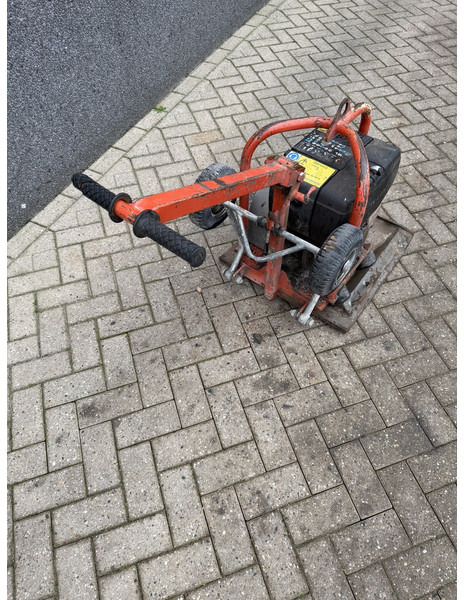 REVO DVW2500 hatz diesel 2008 met wielstel - Placas vibratórias: foto 4 REVO DVW2500 hatz diesel 2008 met wielstel - Placas vibratórias: foto 4