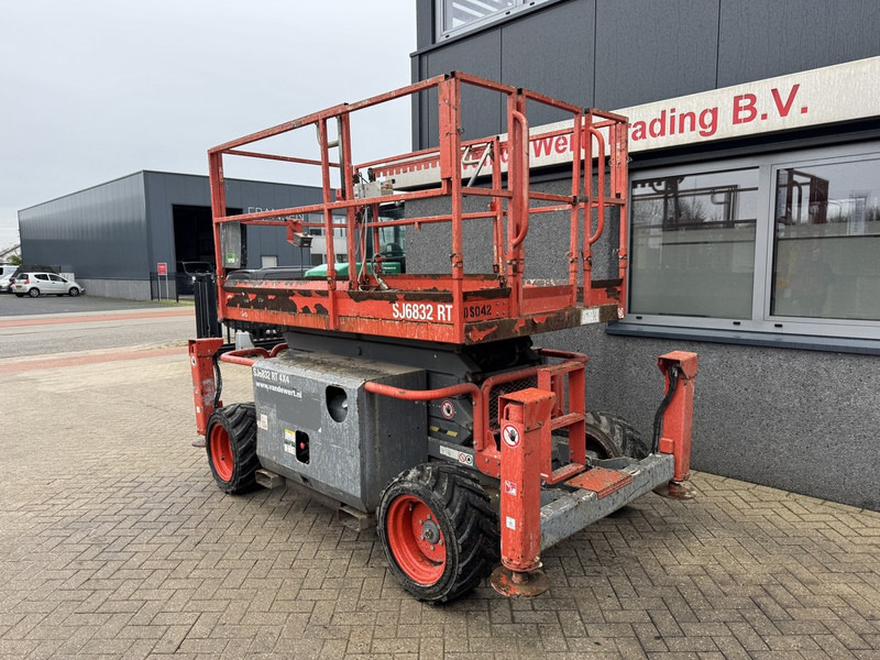 Skyjack SJ 6832RT Schaarhoogwerker SCISSOR 2014 4X4 Kubota Diesel 12M Werkhoogte - Plataforma de Tijera/ Plataforma de tesoura: foto 4 Skyjack SJ 6832RT Schaarhoogwerker SCISSOR 2014 4X4 Kubota Diesel 12M Werkhoogte - Plataforma de Tijera/ Plataforma de tesoura: foto 4