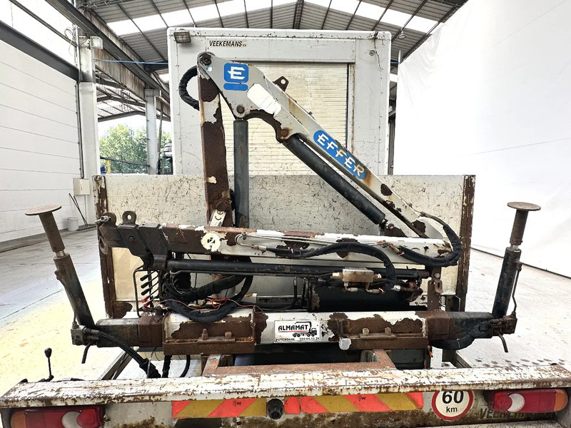 DAF LF 45.180 SANS / OHNE / WITHOUT GRUE EFFER - Caminhão grua: foto 5 DAF LF 45.180 SANS / OHNE / WITHOUT GRUE EFFER - Caminhão grua: foto 5