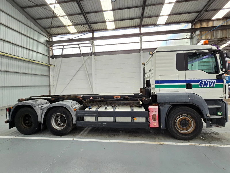 MAN TGS 28.440 6x2 / EURO 5 / AIRCO / LIFTAS / 10 roues - 10 tyres - Caminhão chassi: foto 4 MAN TGS 28.440 6x2 / EURO 5 / AIRCO / LIFTAS / 10 roues - 10 tyres - Caminhão chassi: foto 4