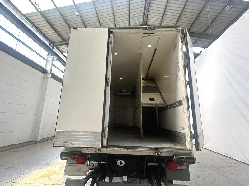 MAN TGX 26.360 steerable lift axles / hefbare stuurasen / essieux relevables directionnels - Caminhão frigorífico: foto 5 MAN TGX 26.360 steerable lift axles / hefbare stuurasen / essieux relevables directionnels - Caminhão frigorífico: foto 5