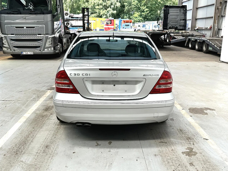 Mercedes-Benz C-Klasse C30 CDI / AMG /DIESEL TURBO 33795 km - Sedã: foto 4 Mercedes-Benz C-Klasse C30 CDI / AMG /DIESEL TURBO 33795 km - Sedã: foto 4