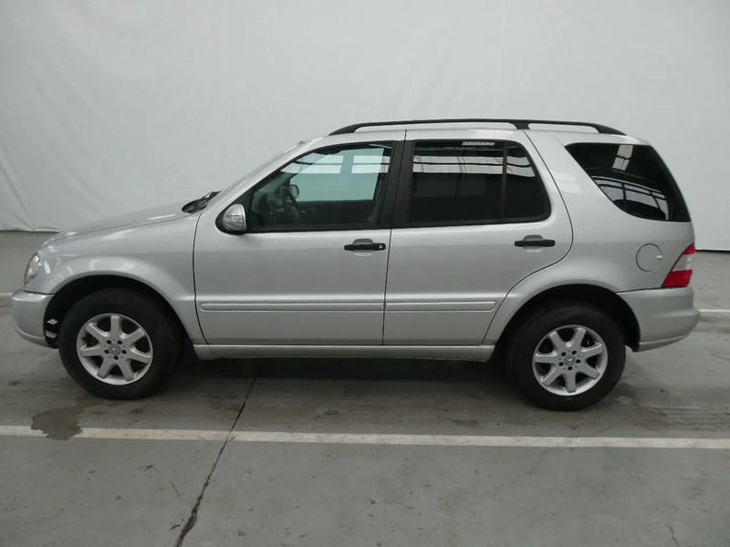 Mercedes-Benz M-Klasse ML 270 CDI 4x4 - SUV: foto 2 Mercedes-Benz M-Klasse ML 270 CDI 4x4 - SUV: foto 2