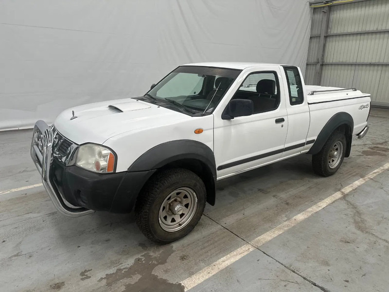 Nissan Navara 2.5 Di / EURO 3 - Automóvel: foto 1 Nissan Navara 2.5 Di / EURO 3 - Automóvel: foto 1