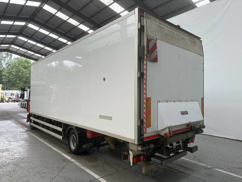 Renault D 12 220 / 264728 km - Caminhão frigorífico: foto 4 Renault D 12 220 / 264728 km - Caminhão frigorífico: foto 4
