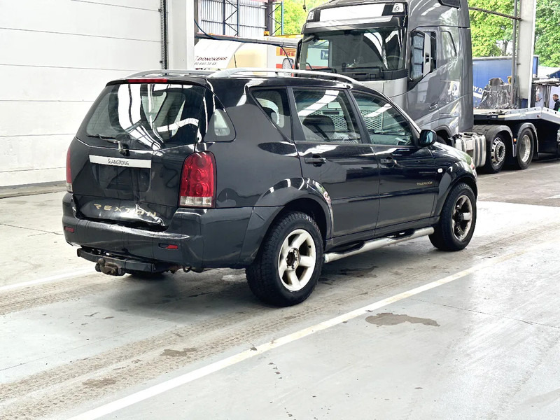 SUV SsangYong Rexton AIRCO / LEATHER / MOTEUR MERCEDES - MERCEDES MOTOR: foto 5