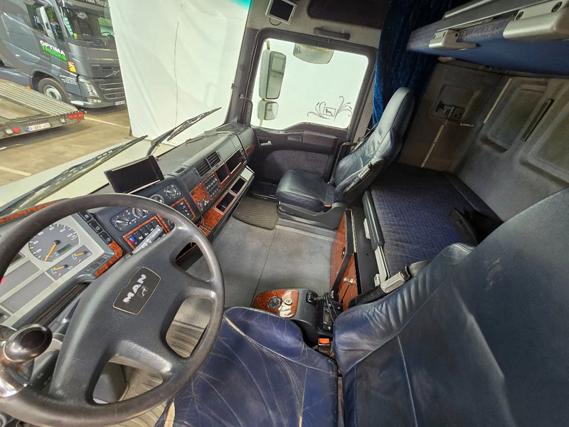 Caminhão chassi TGA 26.510 RETARDER / PTO / AIRCO: foto 9