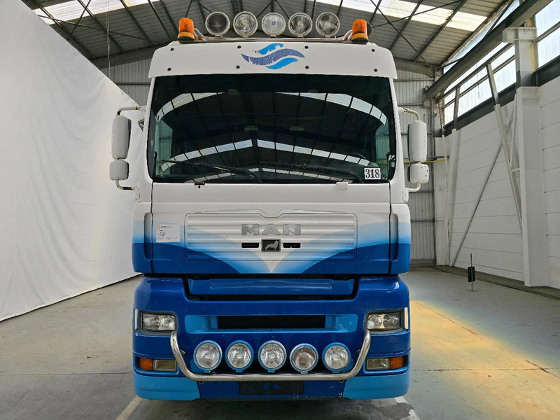 Caminhão chassi TGA 26.510 RETARDER / PTO / AIRCO: foto 8