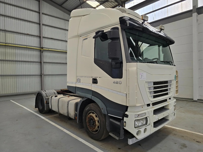 Iveco Stralis 420 RETARDER / EURO 5 STANDAIRCO - Tractor: foto 3 Iveco Stralis 420 RETARDER / EURO 5 STANDAIRCO - Tractor: foto 3
