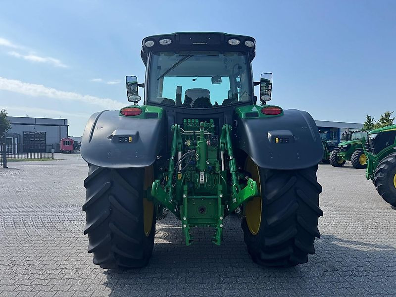John Deere 6R215 AP 50KM COMMAND-PRO 2023 2690 UUR!!! - Trator: foto 3 John Deere 6R215 AP 50KM COMMAND-PRO 2023 2690 UUR!!! - Trator: foto 3
