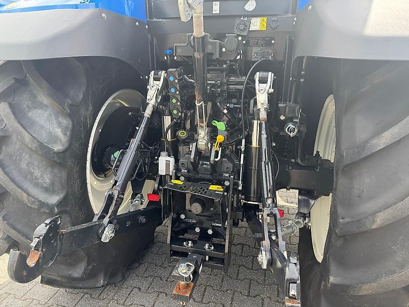 New Holland T6.145 EC40 GEVEERDE VOORAS 2023 500 UUR!!! - Trator: foto 4 New Holland T6.145 EC40 GEVEERDE VOORAS 2023 500 UUR!!! - Trator: foto 4