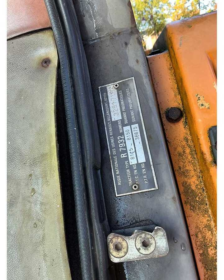 Trator 1987 RENAULT 133.14 ALL-WHEEL DRIVE FARM TRACTOR: foto 15 Trator 1987 RENAULT 133.14 ALL-WHEEL DRIVE FARM TRACTOR: foto 15