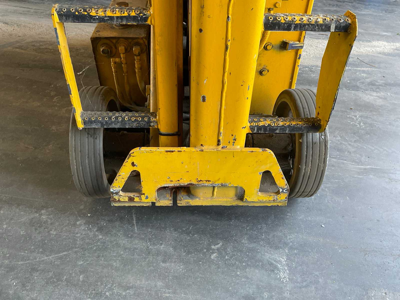 1994 UPRIGHT 65000-001 AERIAL PLATFORM - Plataforma aérea: foto 4 1994 UPRIGHT 65000-001 AERIAL PLATFORM - Plataforma aérea: foto 4