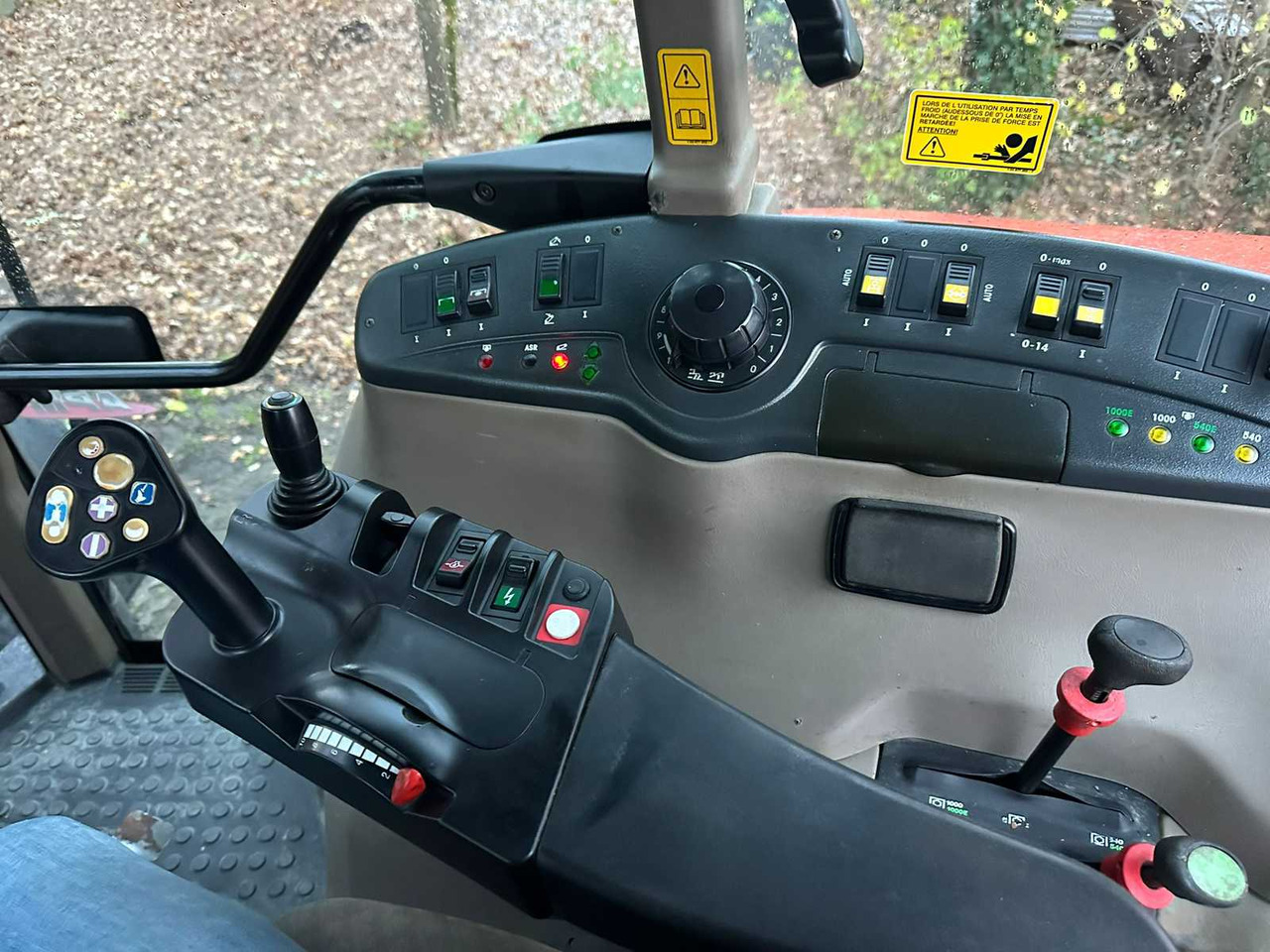 Trator 2001 CASE CVX 150 ALL-WHEEL DRIVE FARM TRACTOR: foto 9 Trator 2001 CASE CVX 150 ALL-WHEEL DRIVE FARM TRACTOR: foto 9