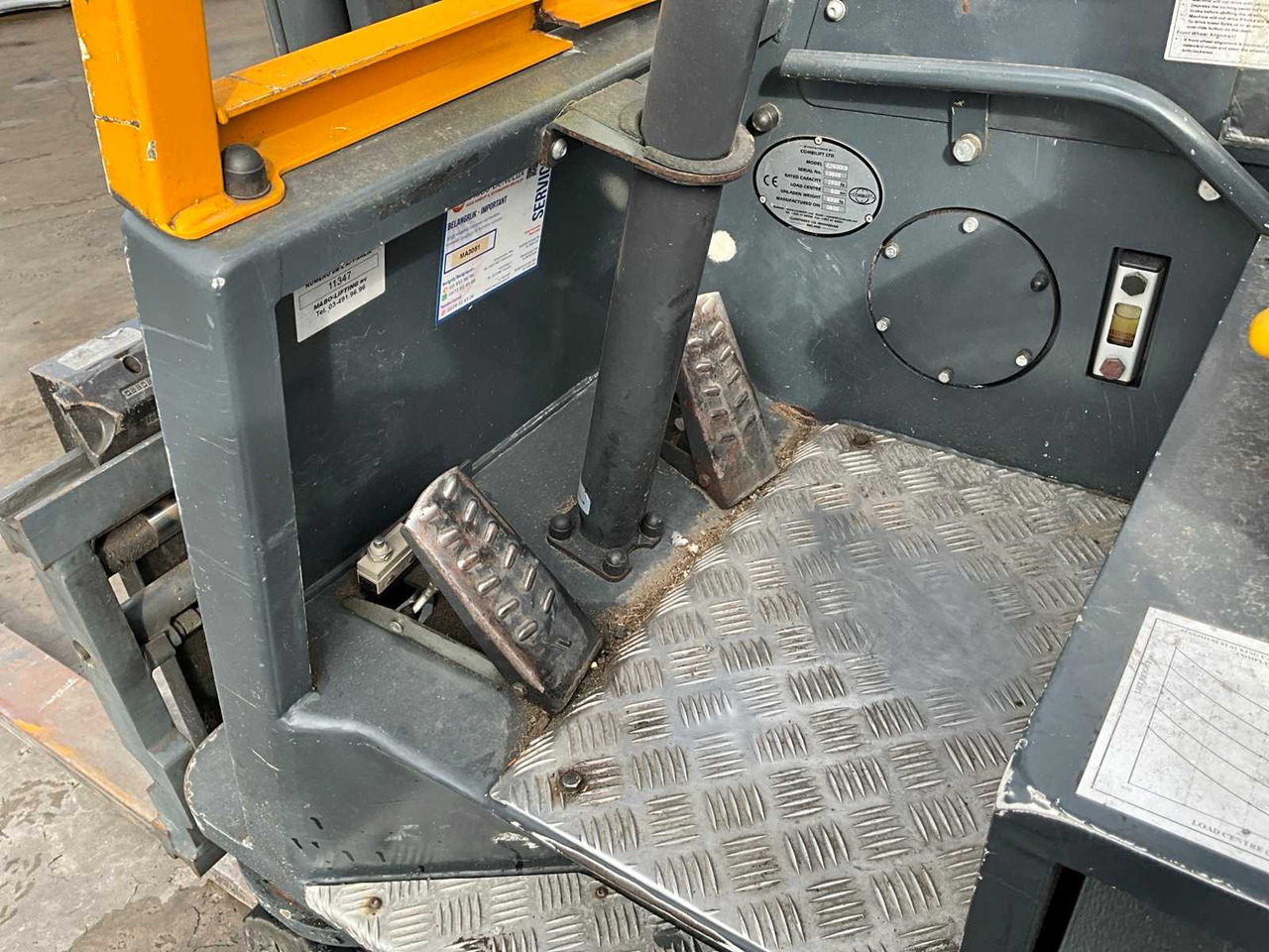 Empilhadeira 2003 COMBILIFT C2500CB FORKLIFT 4-WAY: foto 13