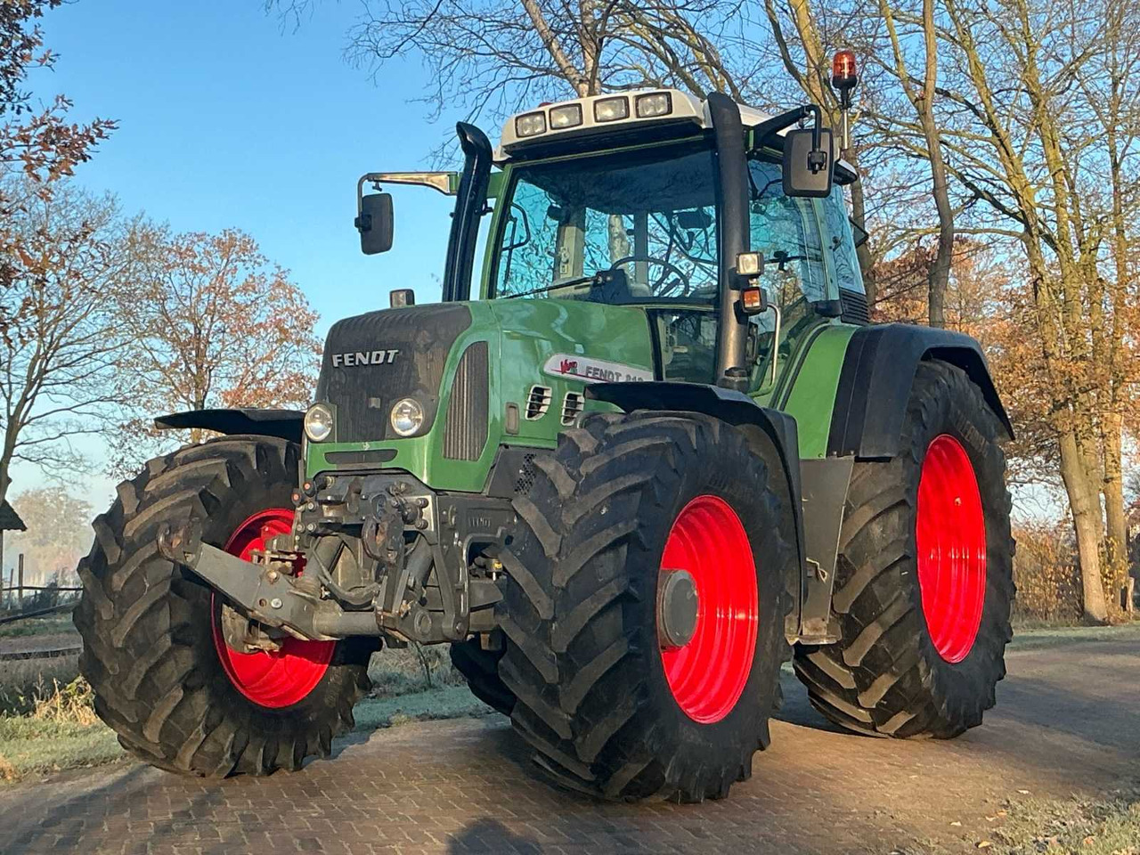 2004 FENDT 818 VARIO TMS ALL-WHEEL DRIVE FARM TRACTOR - Trator: foto 4 2004 FENDT 818 VARIO TMS ALL-WHEEL DRIVE FARM TRACTOR - Trator: foto 4
