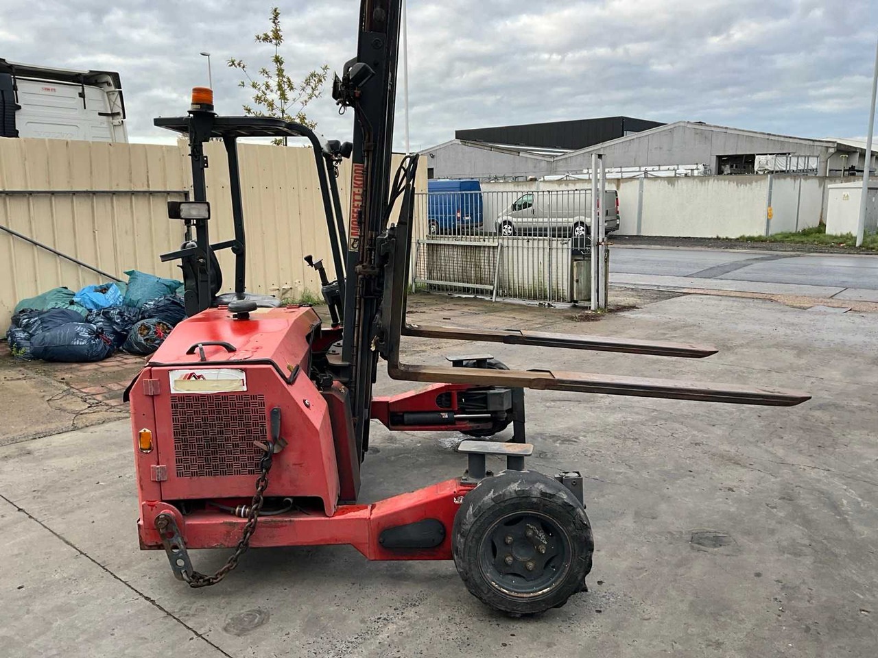 2005 MOFFET CAGE M3-20.4 TAKEAWAY FORKLIFT - Empilhadeira: foto 5 2005 MOFFET CAGE M3-20.4 TAKEAWAY FORKLIFT - Empilhadeira: foto 5