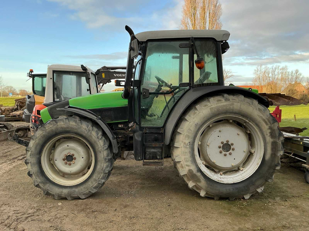 2007 DEUTZ-FAHR AGROFAR 100 ALL-WHEEL DRIVE FARM TRACTOR - Trator: foto 2 2007 DEUTZ-FAHR AGROFAR 100 ALL-WHEEL DRIVE FARM TRACTOR - Trator: foto 2