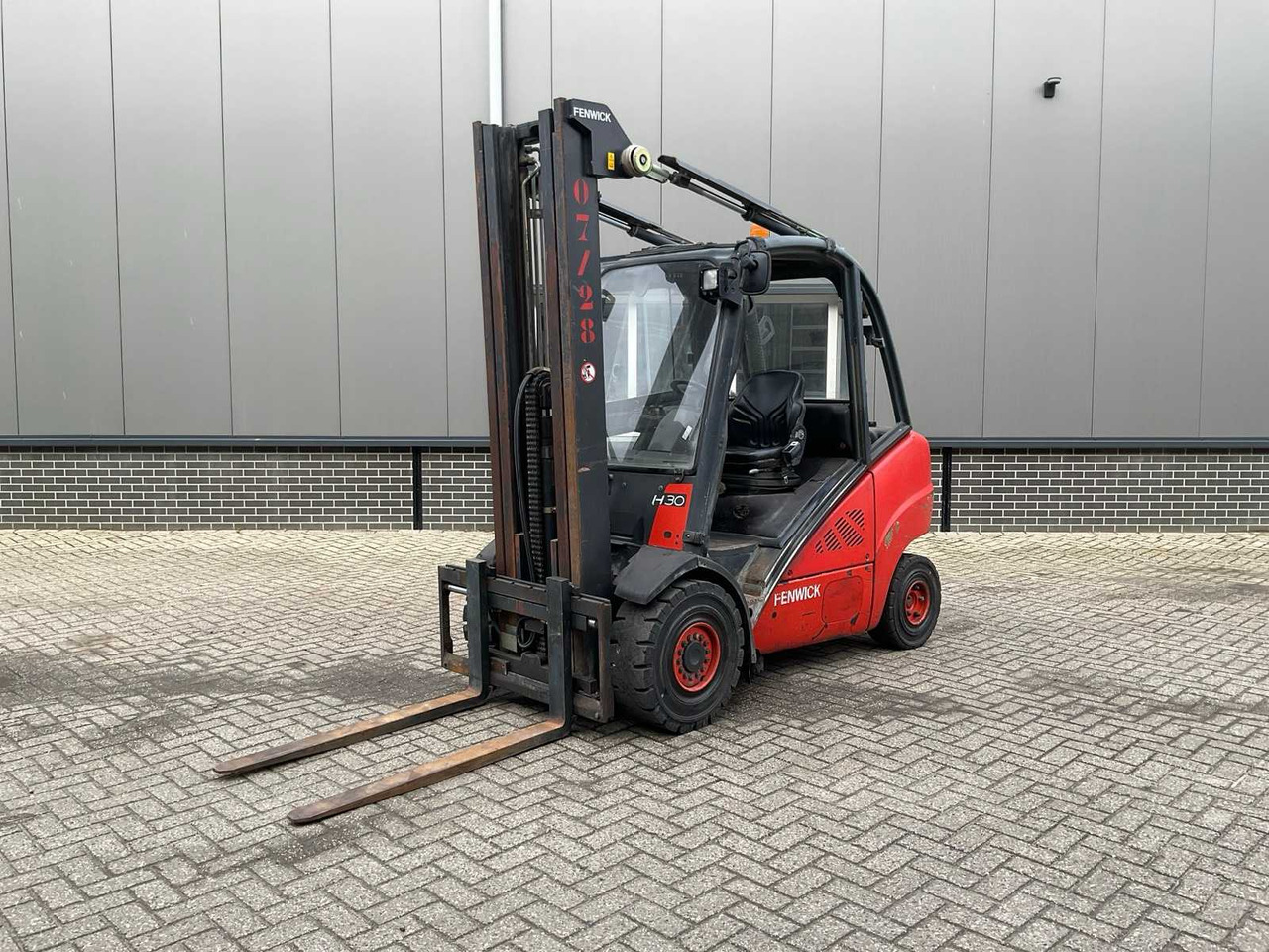 2007 LINDE H30D FORKLIFT - Empilhadeira: foto 1 2007 LINDE H30D FORKLIFT - Empilhadeira: foto 1