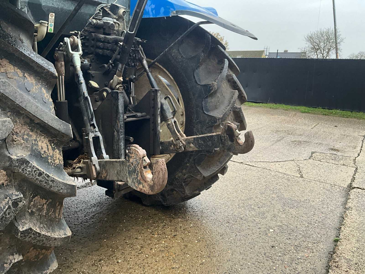 Trator 2009 NEW HOLLAND T6050 FOUR WHEEL DRIVE FARM TRACTOR: foto 15