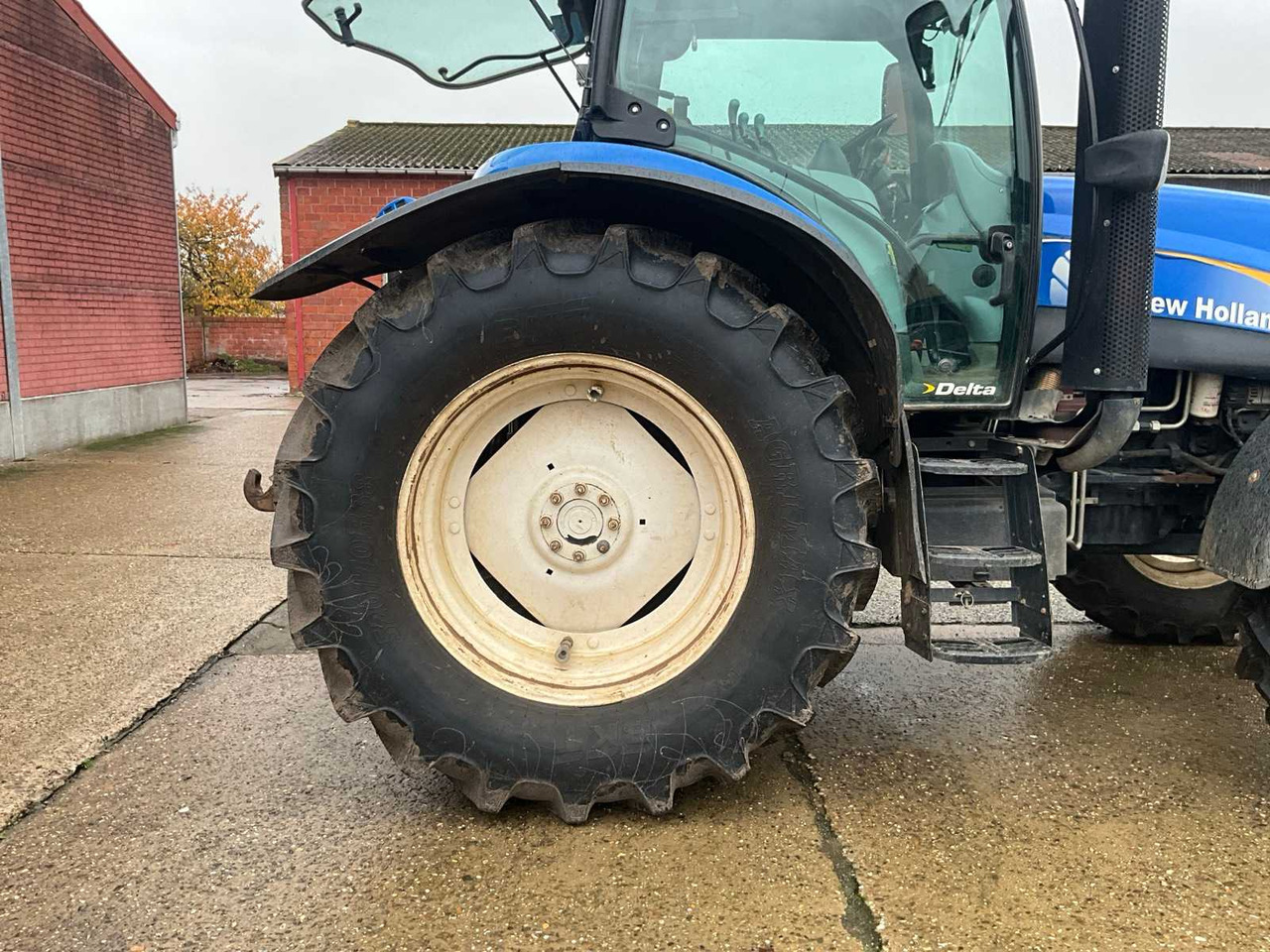 Trator 2009 NEW HOLLAND T6050 FOUR WHEEL DRIVE FARM TRACTOR: foto 13