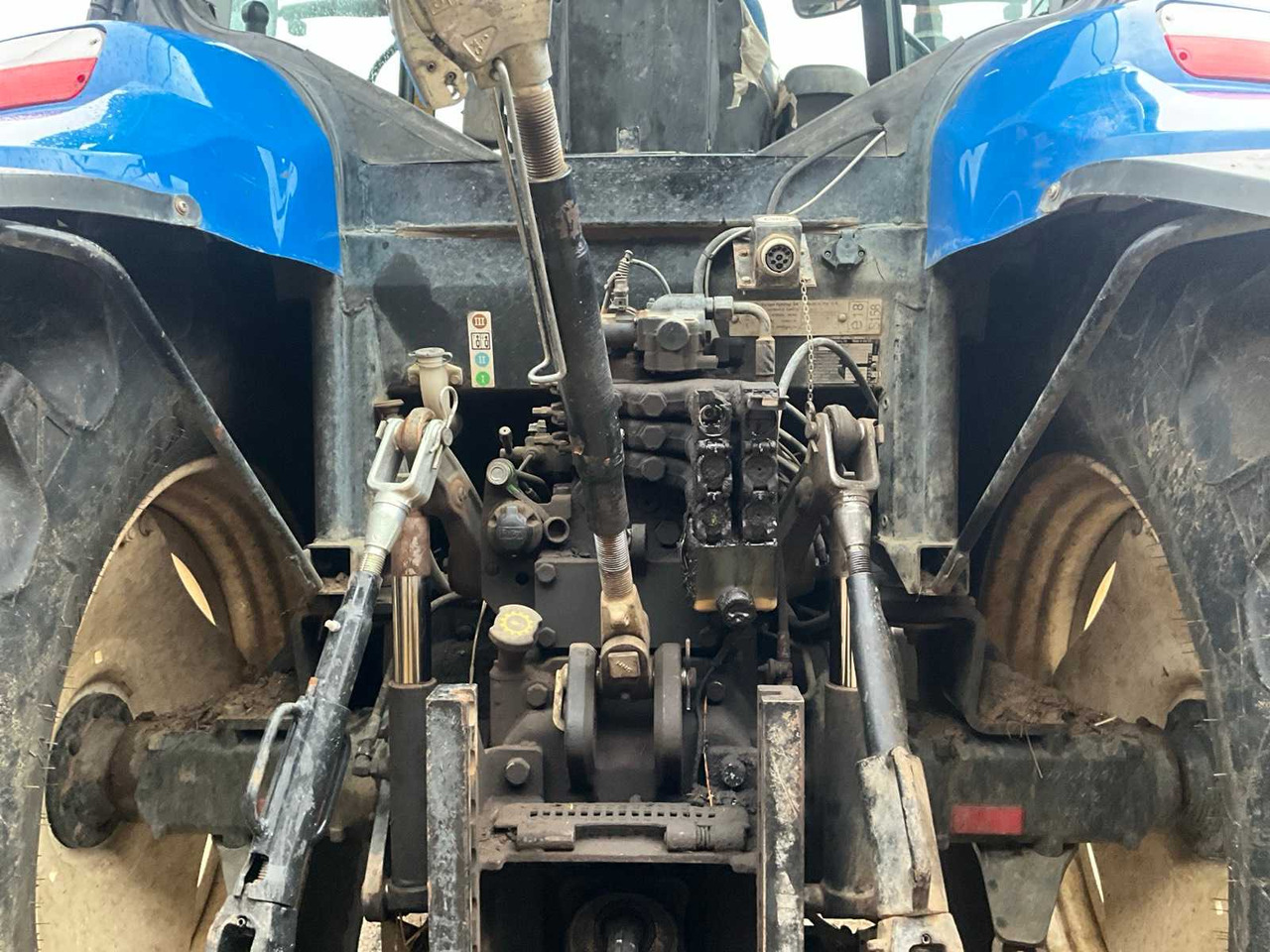 Trator 2009 NEW HOLLAND T6050 FOUR WHEEL DRIVE FARM TRACTOR: foto 18