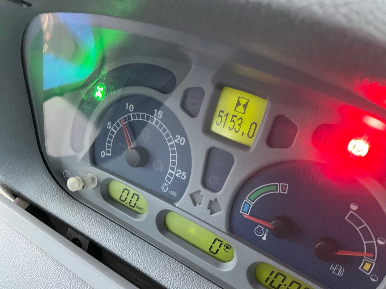 Trator 2011 NEW HOLLAND T6020 ELITE FOUR WHEEL DRIVE FARM TRACTOR: foto 22