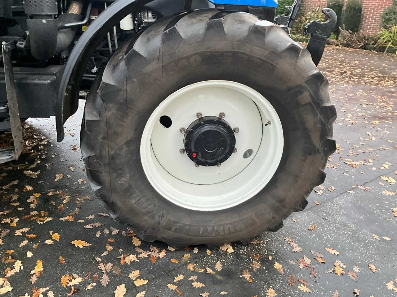 Trator 2011 NEW HOLLAND T6020 ELITE FOUR WHEEL DRIVE FARM TRACTOR: foto 13