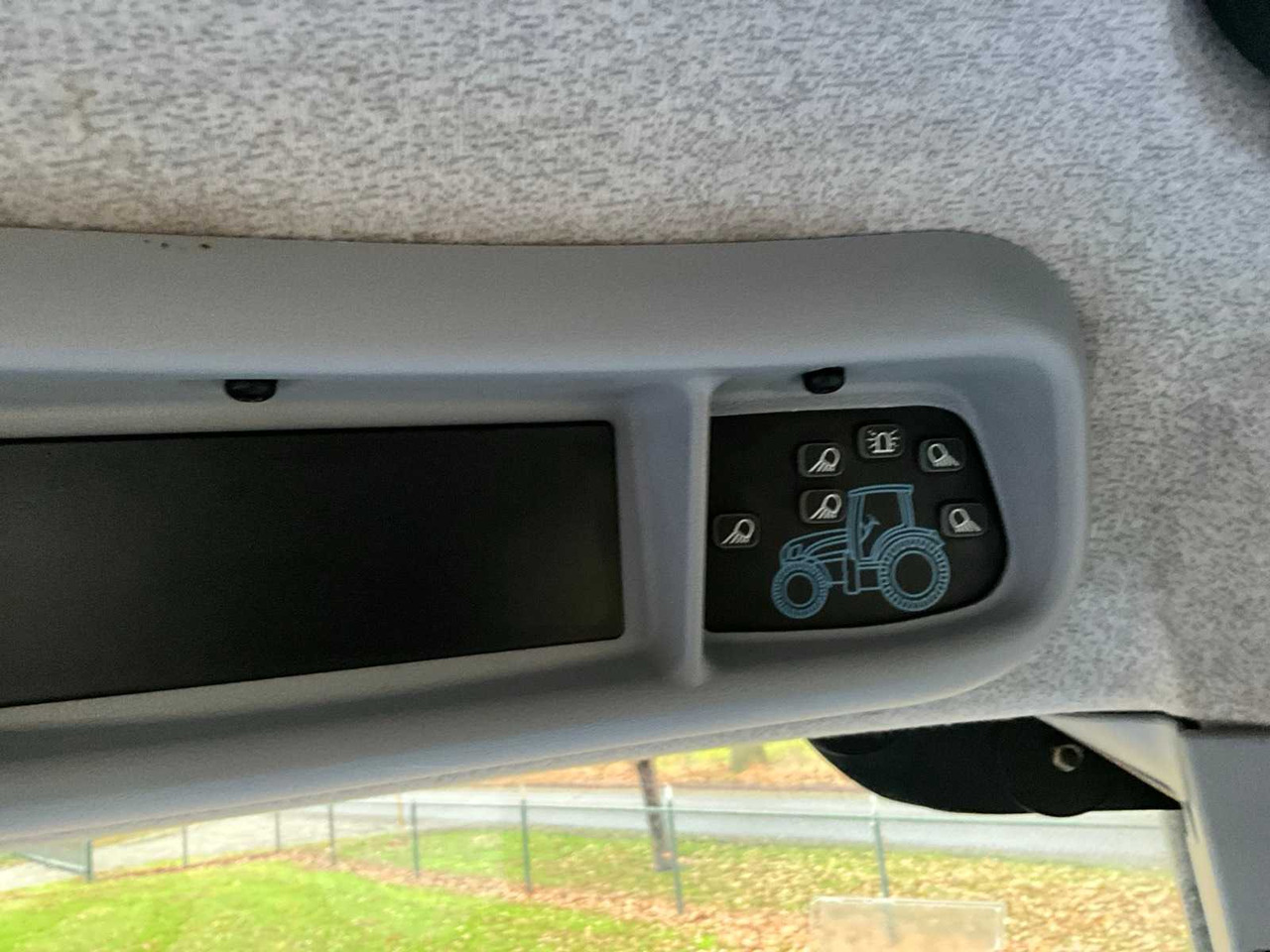 Trator 2011 NEW HOLLAND T6020 ELITE FOUR WHEEL DRIVE FARM TRACTOR: foto 28