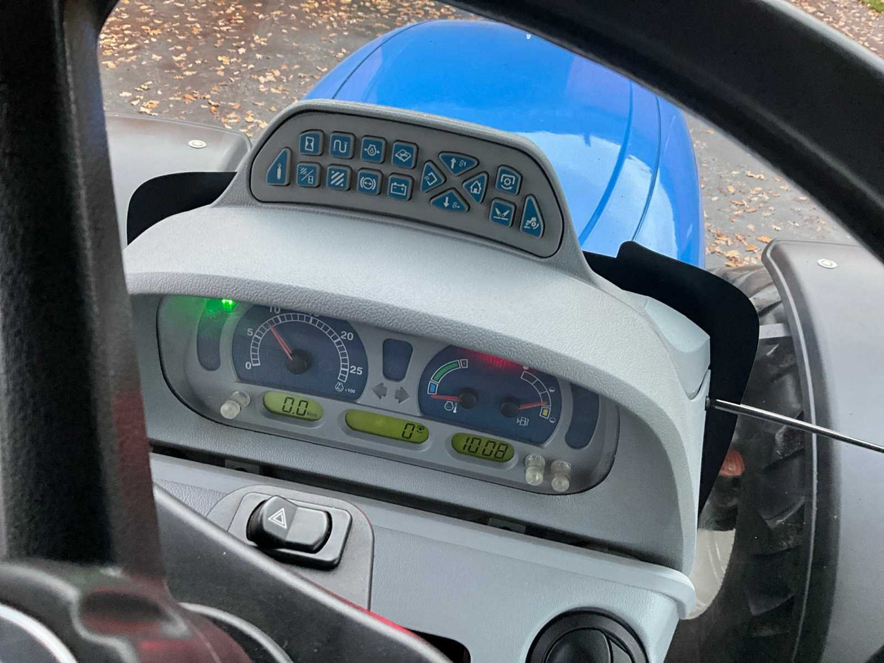 Trator 2011 NEW HOLLAND T6020 ELITE FOUR WHEEL DRIVE FARM TRACTOR: foto 21