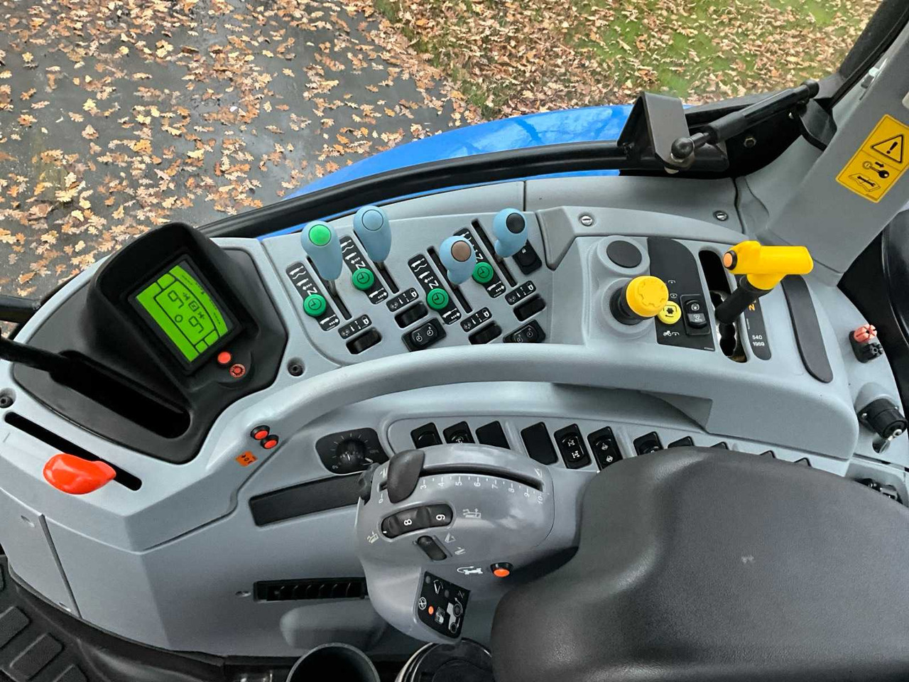 Trator 2011 NEW HOLLAND T6020 ELITE FOUR WHEEL DRIVE FARM TRACTOR: foto 17