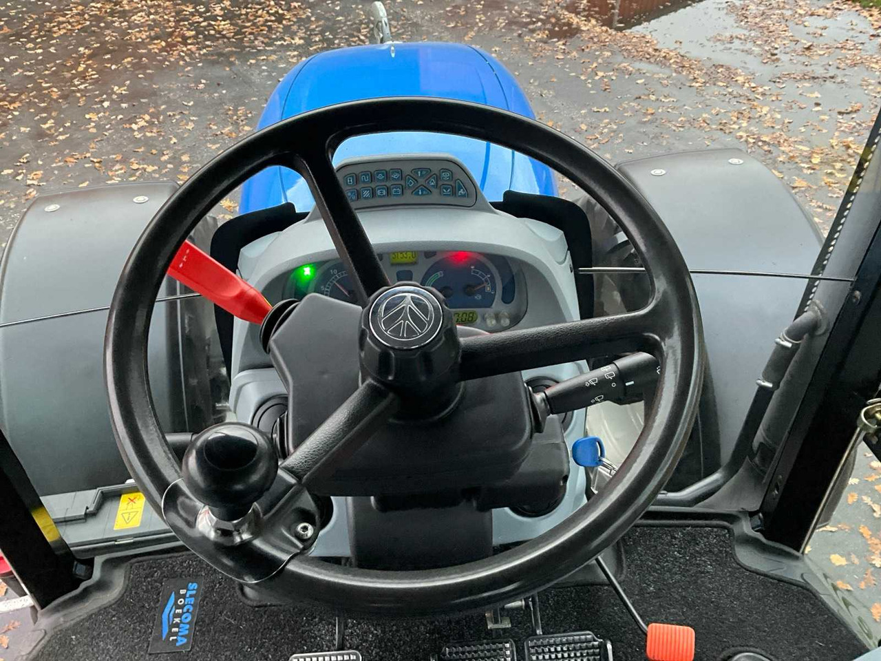 Trator 2011 NEW HOLLAND T6020 ELITE FOUR WHEEL DRIVE FARM TRACTOR: foto 20