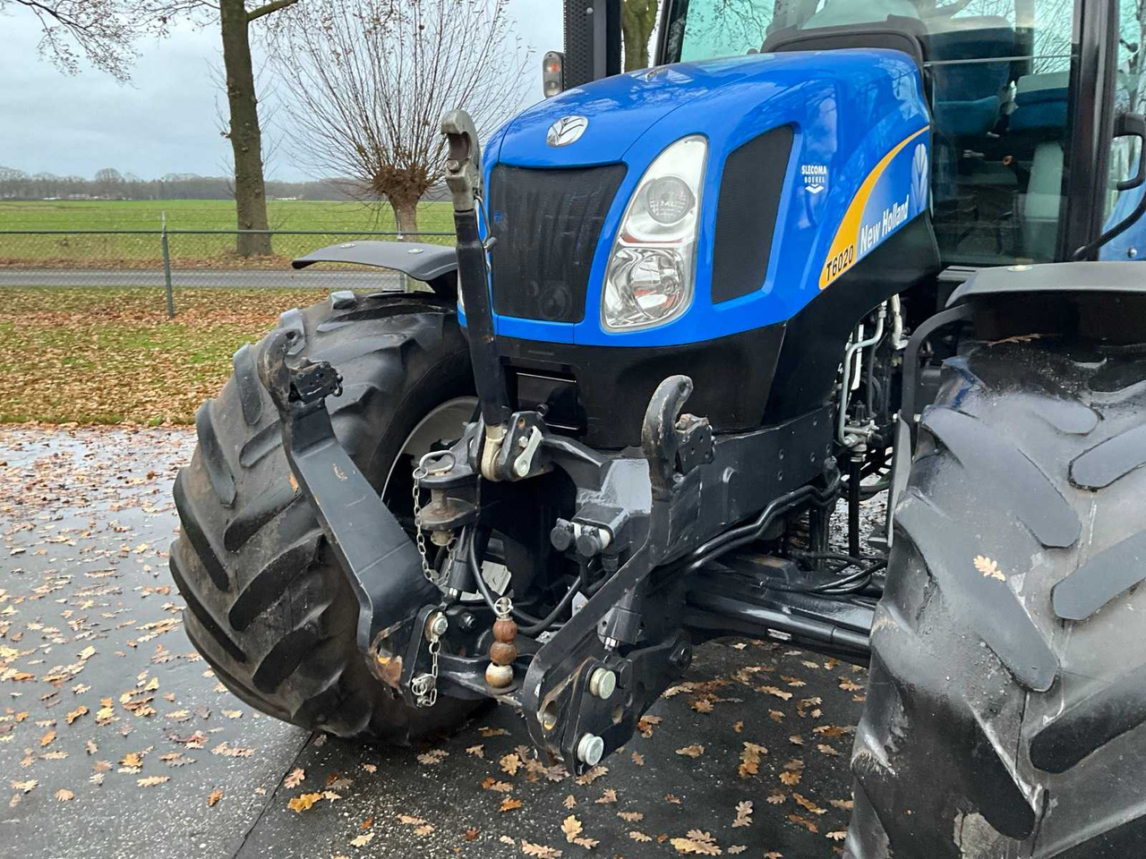 Trator 2011 NEW HOLLAND T6020 ELITE FOUR WHEEL DRIVE FARM TRACTOR: foto 9