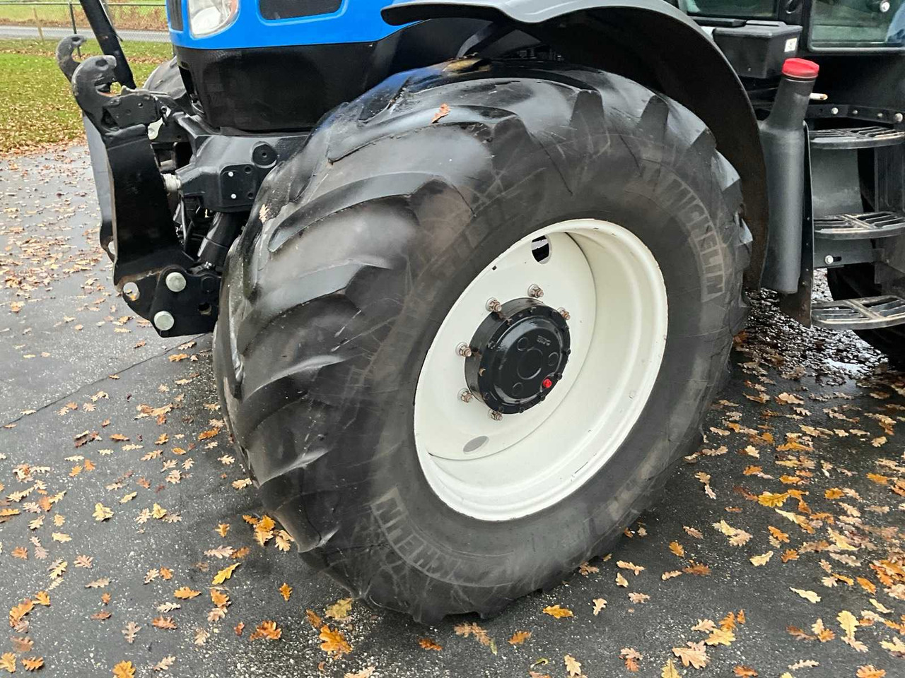 Trator 2011 NEW HOLLAND T6020 ELITE FOUR WHEEL DRIVE FARM TRACTOR: foto 14