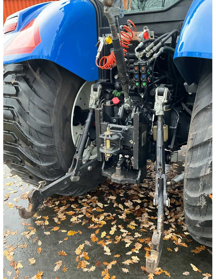 Trator 2011 NEW HOLLAND T6020 ELITE FOUR WHEEL DRIVE FARM TRACTOR: foto 11