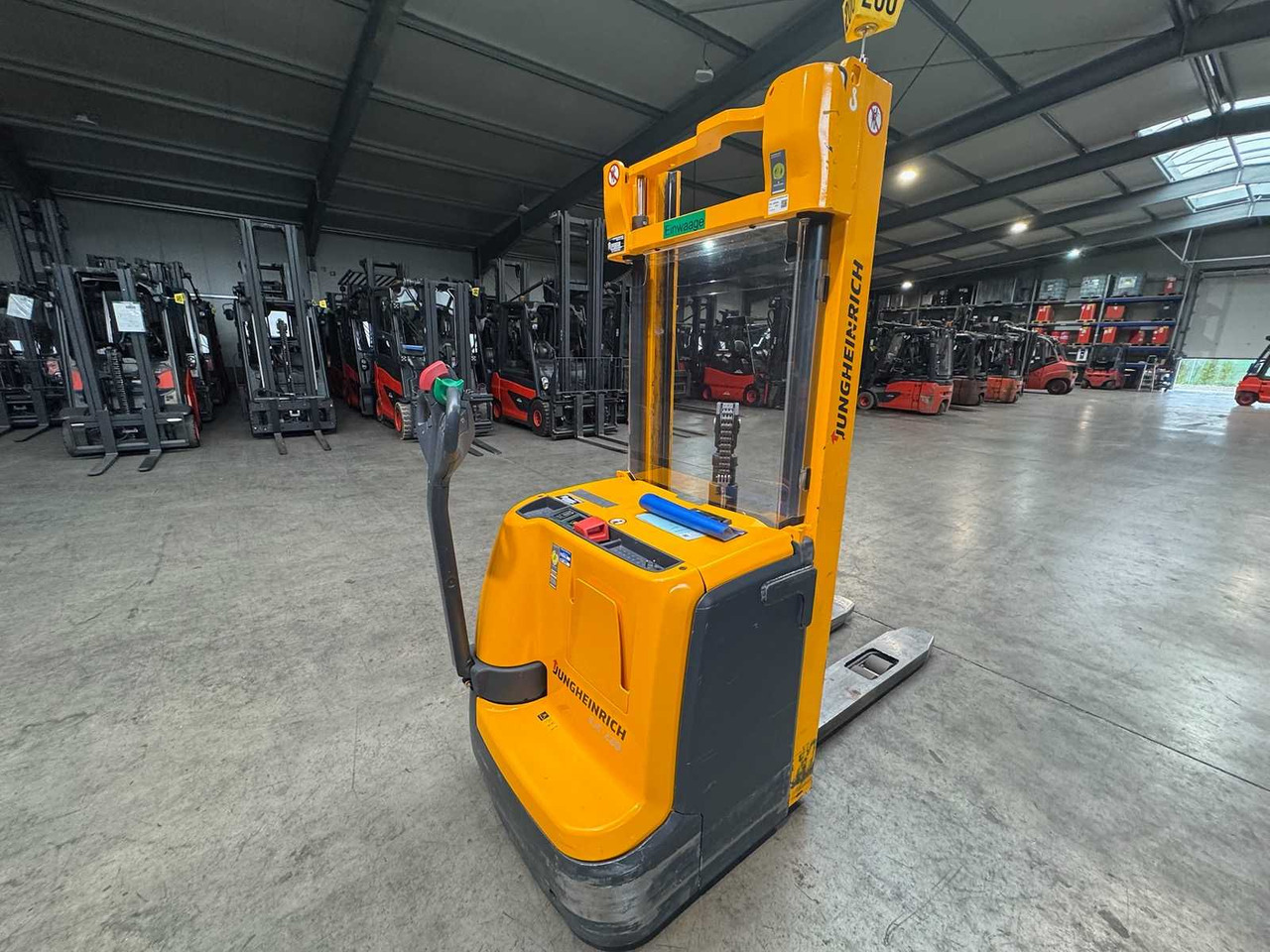 2013 JUNGHEINRICH EJC220 2,000KG STACKER PALLET TRUCK ANT FREE LIFT - Empilhadeira: foto 3 2013 JUNGHEINRICH EJC220 2,000KG STACKER PALLET TRUCK ANT FREE LIFT - Empilhadeira: foto 3