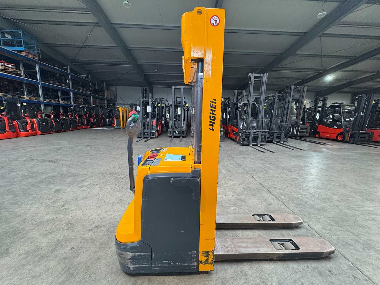 2015 JUNGHEINRICH EJC220 2,000KG STACKER PALLET TRUCK ANT FREE LIFT - Empilhadeira: foto 3 2015 JUNGHEINRICH EJC220 2,000KG STACKER PALLET TRUCK ANT FREE LIFT - Empilhadeira: foto 3