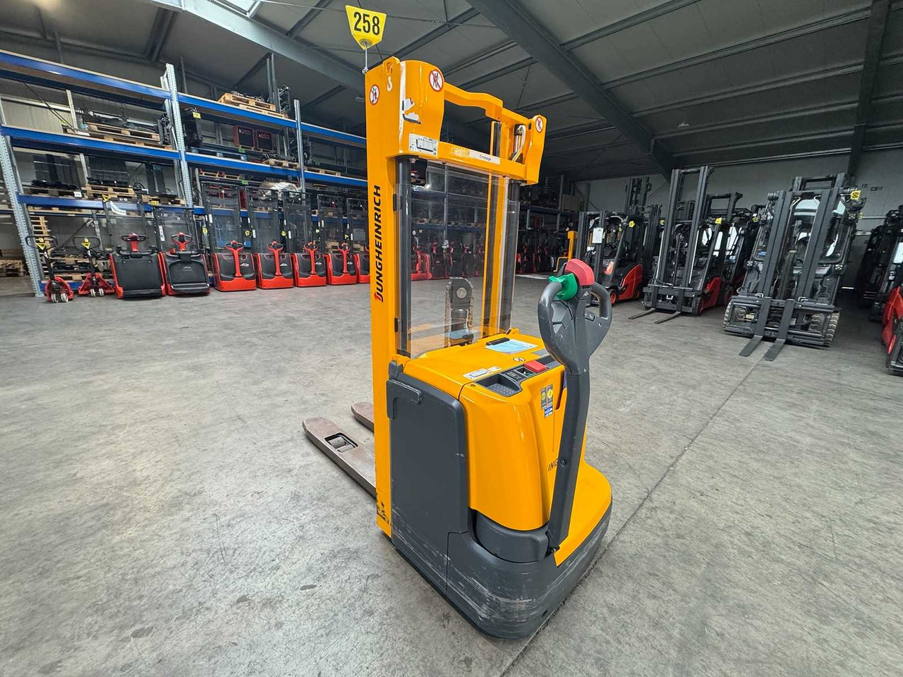 2015 JUNGHEINRICH EJC220 2,000KG STACKER PALLET TRUCK ANT FREE LIFT - Empilhadeira: foto 4 2015 JUNGHEINRICH EJC220 2,000KG STACKER PALLET TRUCK ANT FREE LIFT - Empilhadeira: foto 4