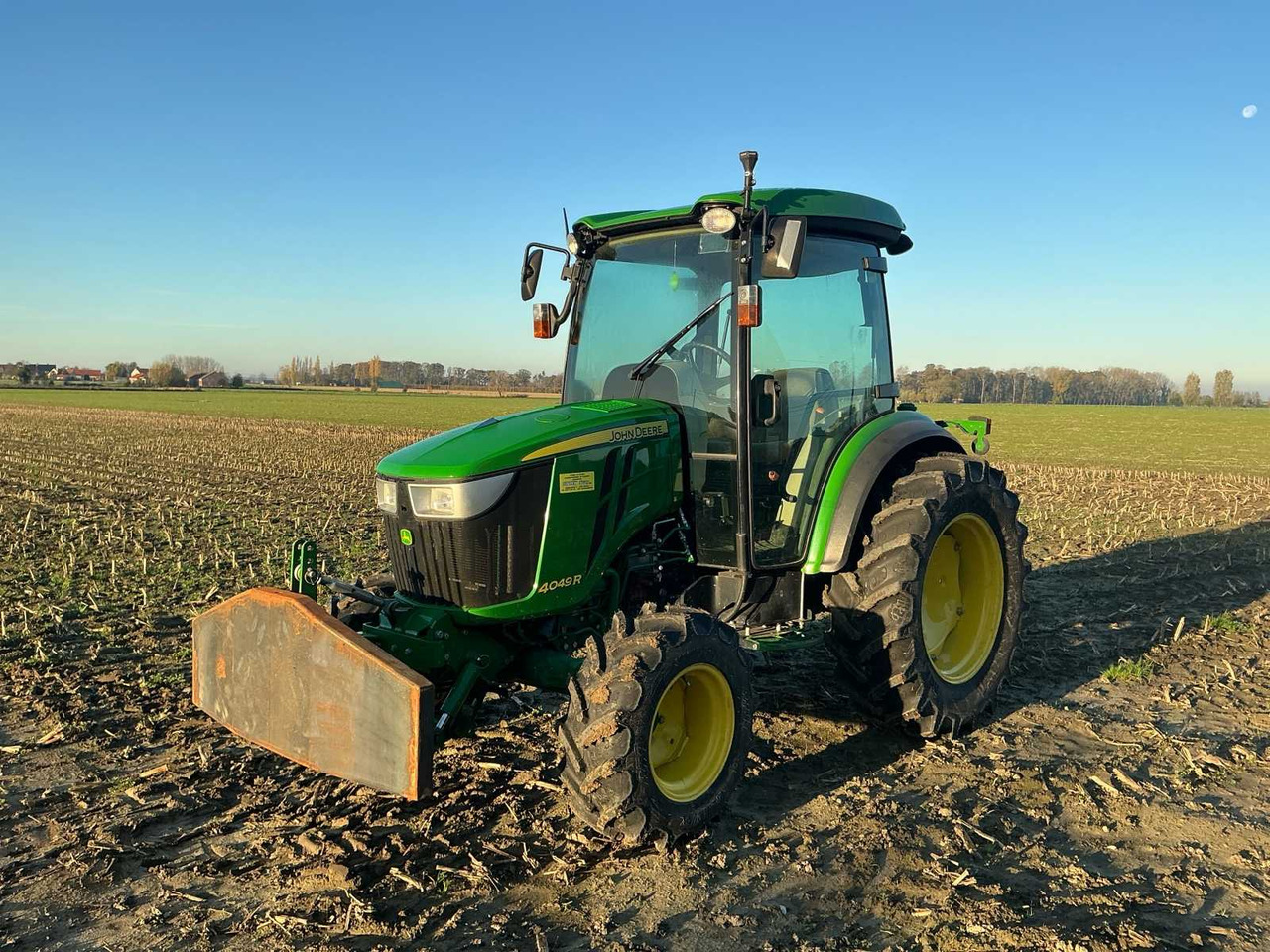 2017 JOHN DEERE 4049R FARM TRACTOR - Trator: foto 1 2017 JOHN DEERE 4049R FARM TRACTOR - Trator: foto 1