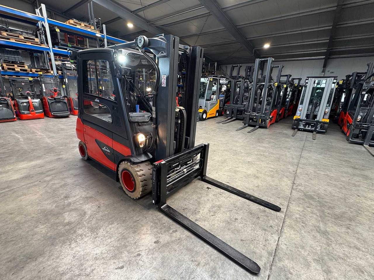 Empilhadeira 2017 SERVICE + UVV 10/2026 LINDE E35L 3.500KG EVO TRIPLEX 3.+4.: foto 8 Empilhadeira 2017 SERVICE + UVV 10/2026 LINDE E35L 3.500KG EVO TRIPLEX 3.+4.: foto 8