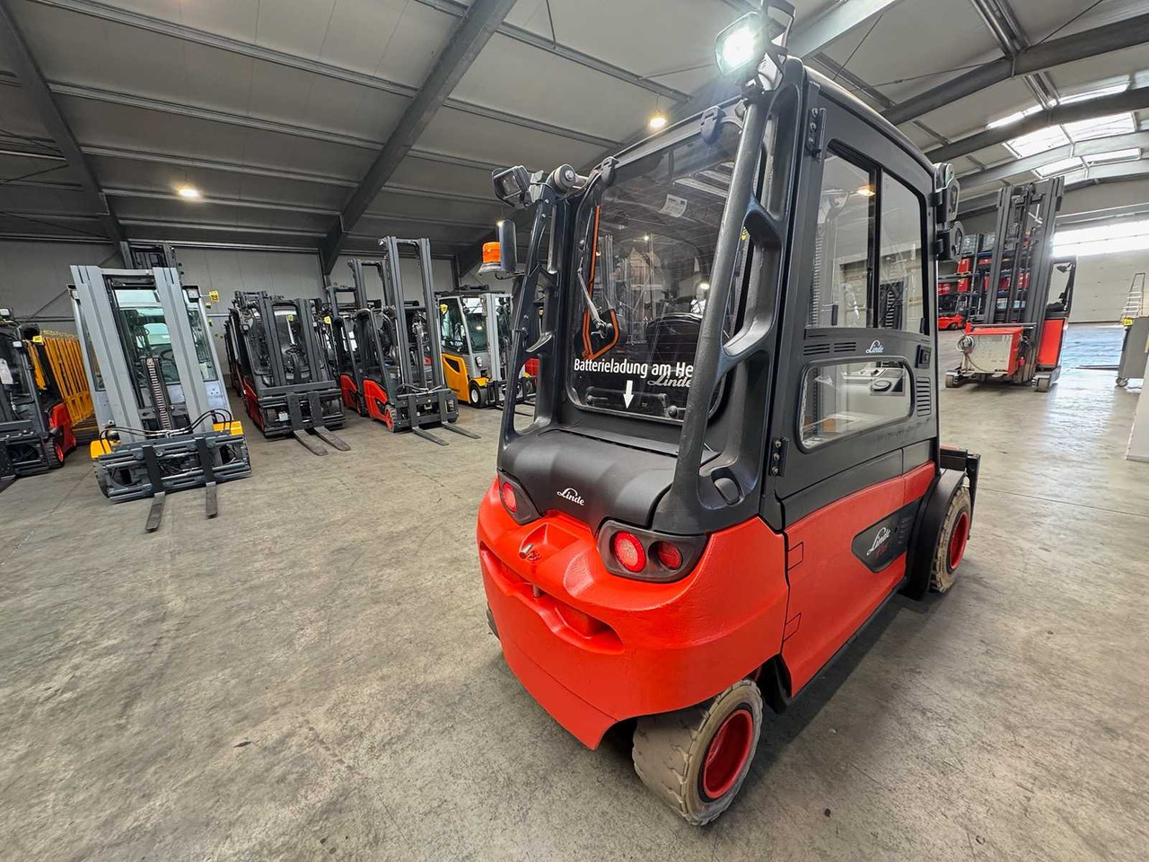 Empilhadeira 2017 SERVICE + UVV 10/2026 LINDE E35L 3.500KG EVO TRIPLEX 3.+4.: foto 11 Empilhadeira 2017 SERVICE + UVV 10/2026 LINDE E35L 3.500KG EVO TRIPLEX 3.+4.: foto 11