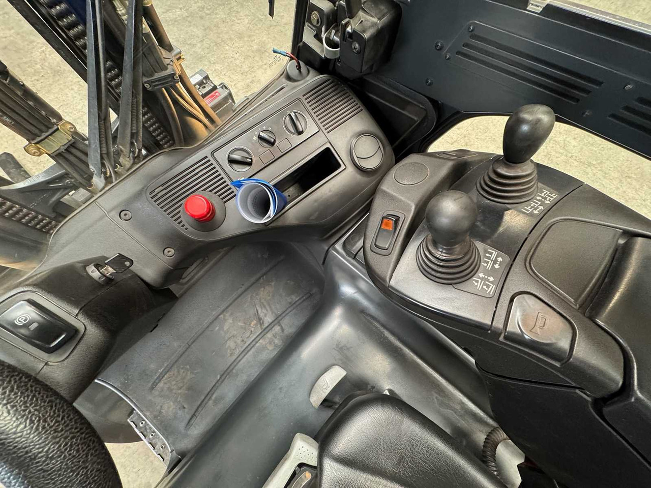 Empilhadeira 2017 SERVICE + UVV 10/2026 LINDE E35L 3.500KG EVO TRIPLEX 3.+4.: foto 17 Empilhadeira 2017 SERVICE + UVV 10/2026 LINDE E35L 3.500KG EVO TRIPLEX 3.+4.: foto 17