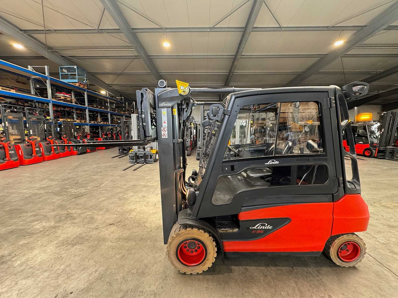 2017 SERVICE + UVV 10/2026 LINDE E35L 3.500KG EVO TRIPLEX 3.+4. - Empilhadeira: foto 2 2017 SERVICE + UVV 10/2026 LINDE E35L 3.500KG EVO TRIPLEX 3.+4. - Empilhadeira: foto 2