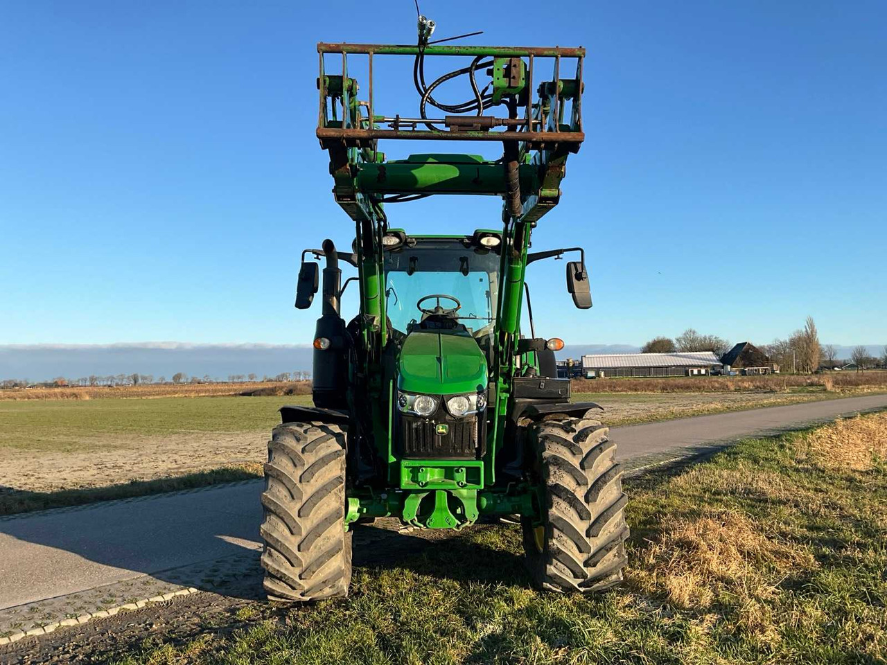 2019 JOHN DEERE 6120M COMMAND QUAD FRONT LOADER FOUR WHEEL DRIVE FARM TRACTOR - Trator: foto 4 2019 JOHN DEERE 6120M COMMAND QUAD FRONT LOADER FOUR WHEEL DRIVE FARM TRACTOR - Trator: foto 4