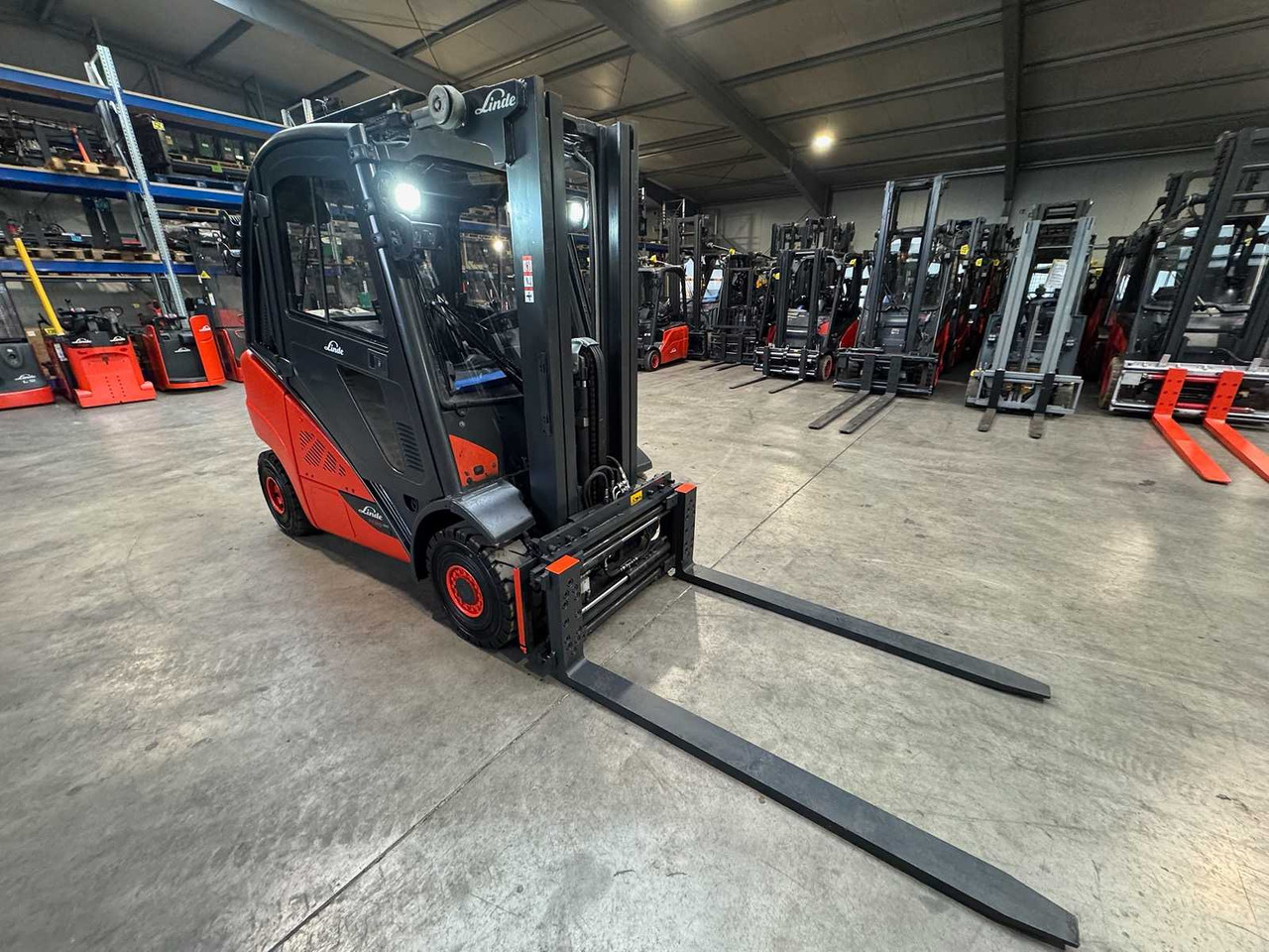 Empilhadeira 2019 SERVICE + UVV 10/2026 LINDE H25D-02 EVO 2.500KG TRIPLEX 3.+4.: foto 7 Empilhadeira 2019 SERVICE + UVV 10/2026 LINDE H25D-02 EVO 2.500KG TRIPLEX 3.+4.: foto 7